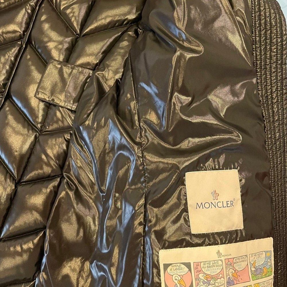 Moncler down jacket - Picture 9 of 11